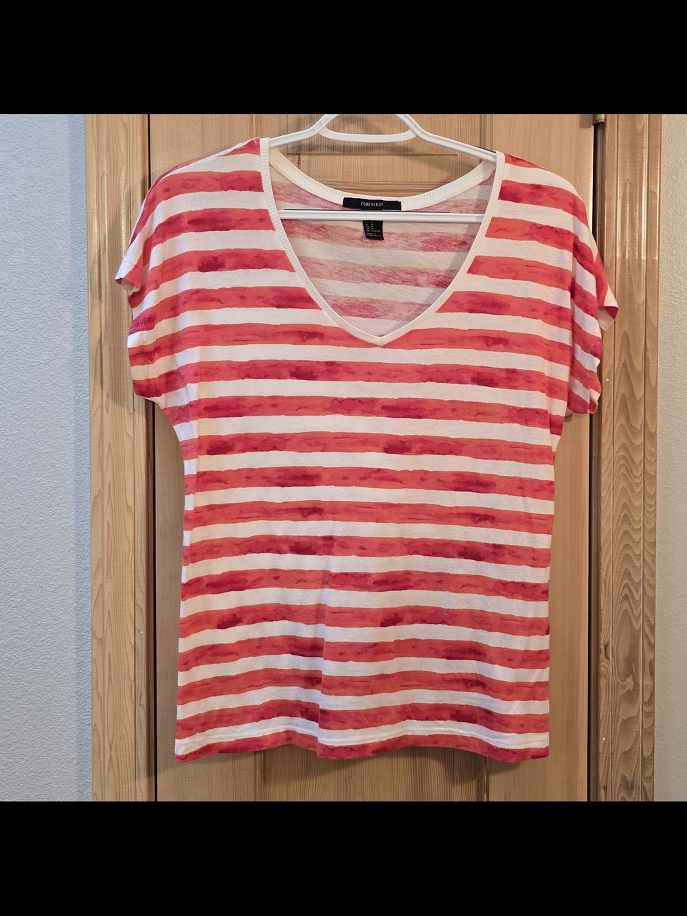 FOREVER 21 Medium Pink/Cream Striped Short Sleeve Tee Women's